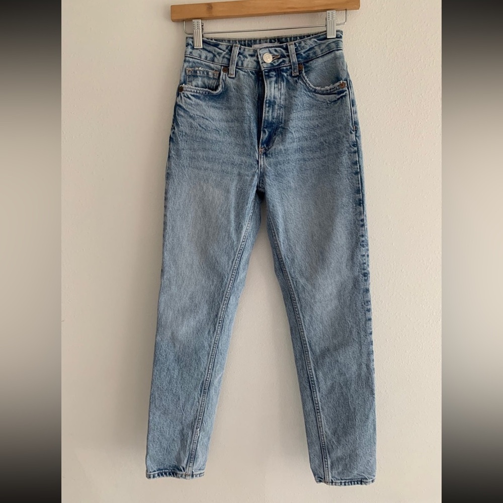 Zara Light Wash High Rise Ankle Jeans 00